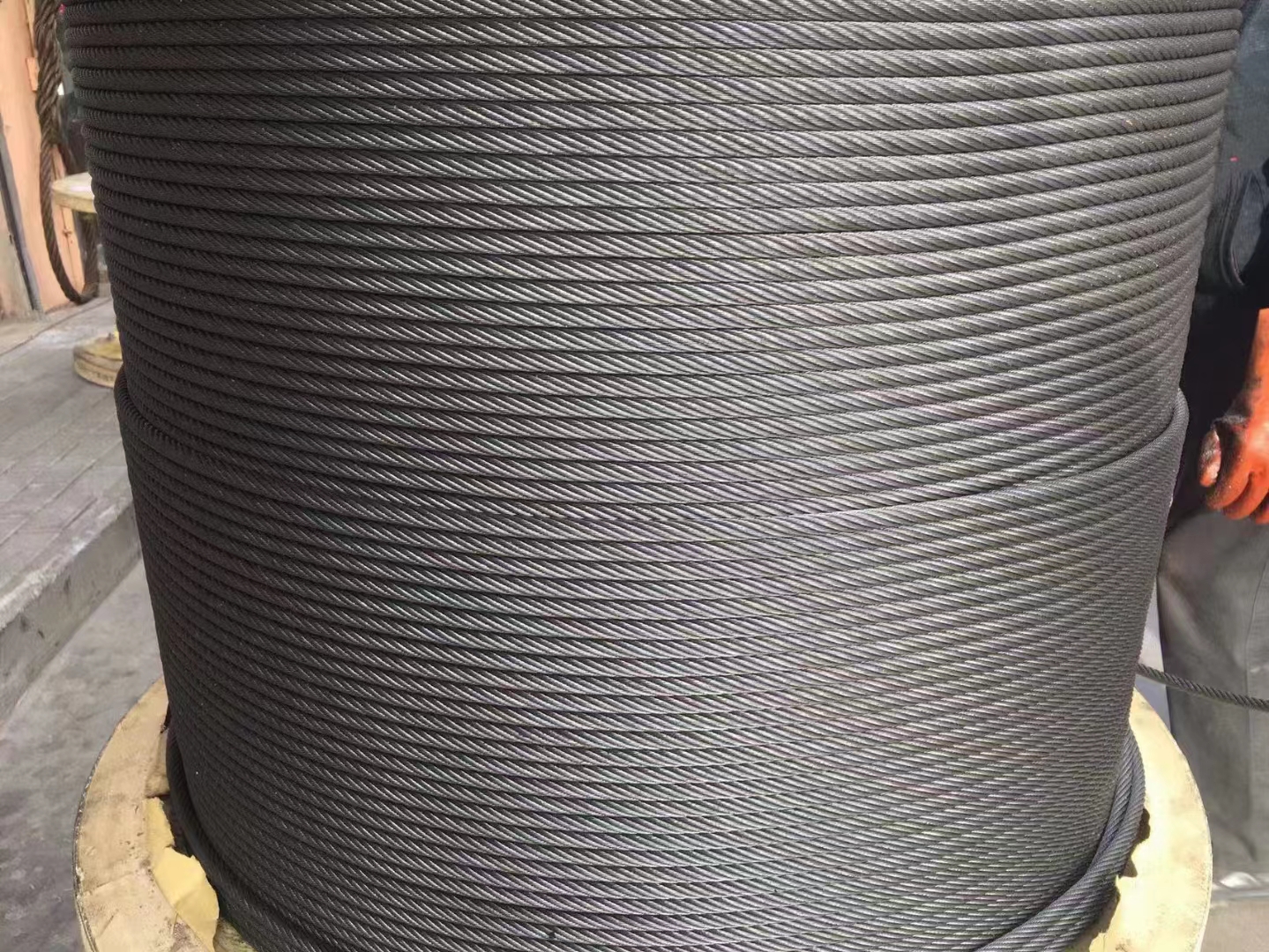 镀锌钢丝绳几多钱一吨？？？？？？